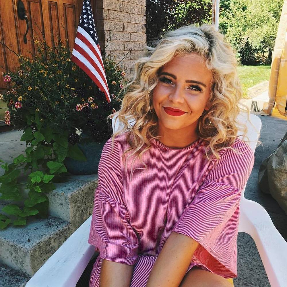 Meet your Posher, Carly